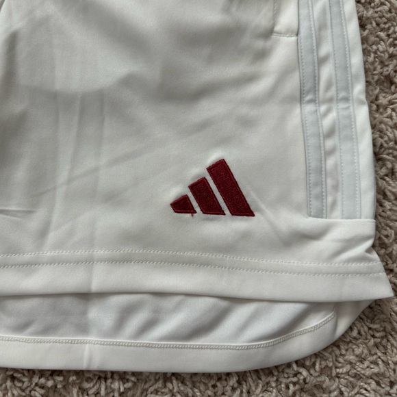 NWOT adidas Man United Third Shorts 2023-24 - Kids, size Small 9-10 - Picture 4 of 13